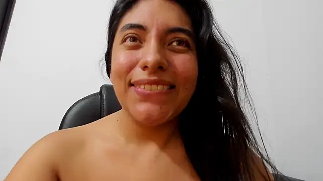Chat XXX en directo de emilysex_118