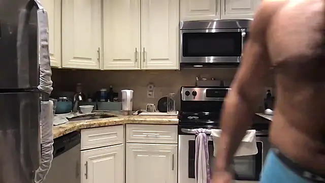 BigGuyMuscle's Live XXX Chat