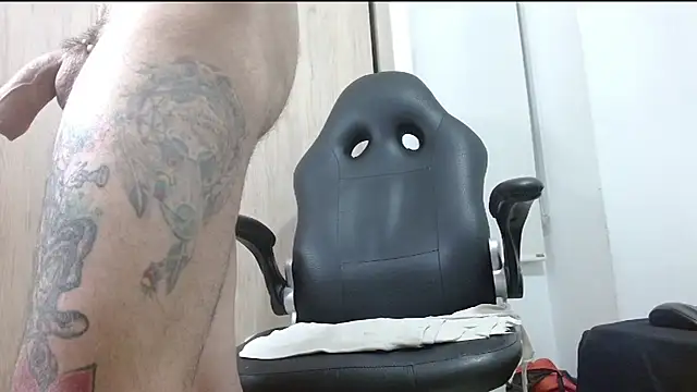 צ'אט XXX בשידור חי של DominanThewolff