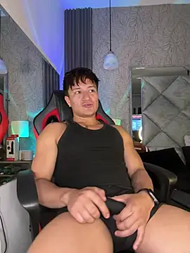 Онлайн чат XXX Hassbyd