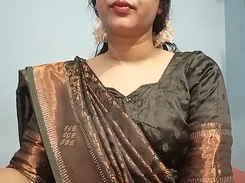 Chat +18 de Adhiti_1 ao vivo