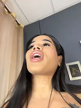 EmmaExoticaXXX Chat XXX in diretta