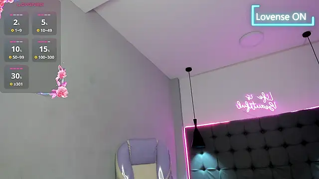 scarletcherry18's Live XXX Chat
