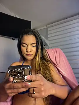 Chat +18 de AngelPinkk_ ao vivo