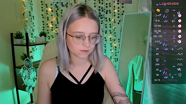Chat +18 de LunarGlow ao vivo