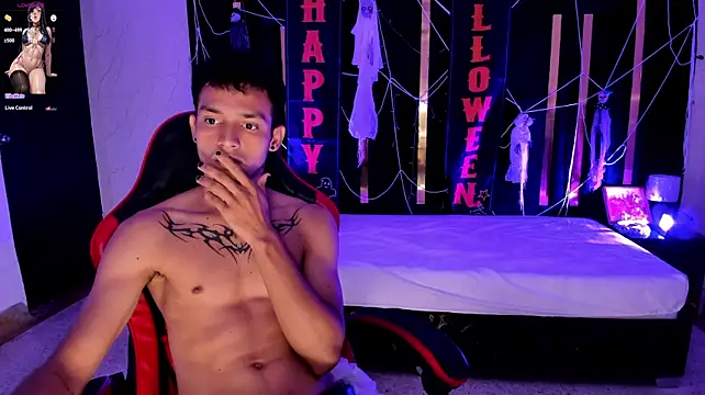 JaredTorres_ élő XXX-chatje