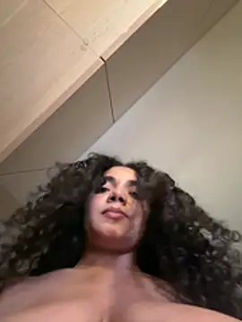 Czat XXX na żywo – Curlyierr