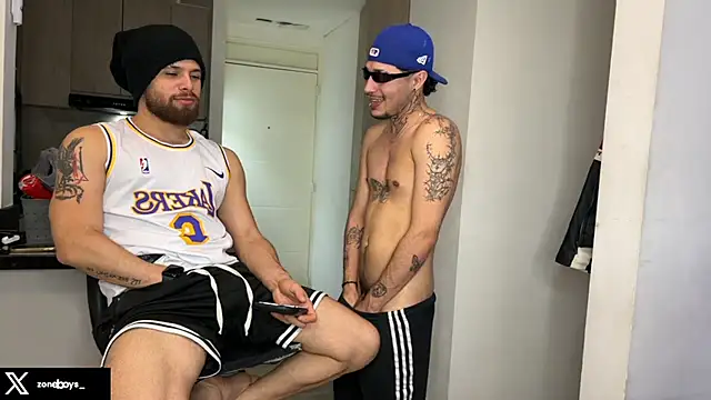XXX chat uživo modela zoneboys