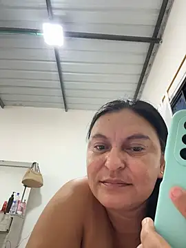 Chatroom XXX en direct de Horny-Mommy-Dirty