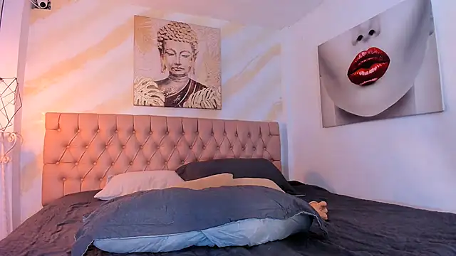 Zaira_sofiaa élő XXX-chatje