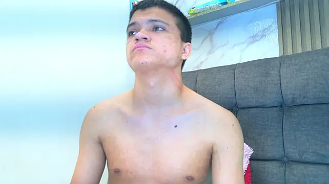 Chat +18 de aly_n_sebas ao vivo