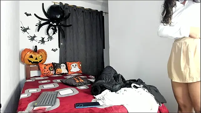 Italy_noir Adlı Modelin Canlı XXX Sohbeti