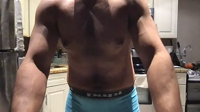 XXX chat uživo modela BigGuyMuscle