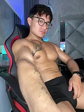 XXX chat uživo modela Hassbyd