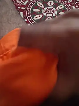 originaLUND Adlı Modelin Canlı XXX Sohbeti
