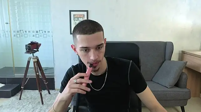 XXX chat uživo modela KaydenDrew
