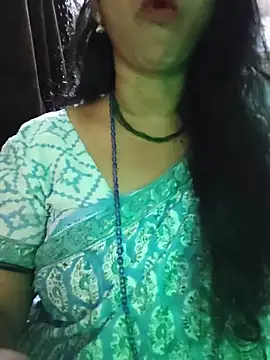 SRUTHI-8 Chat XXX in diretta