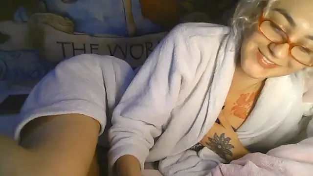 Apofenia 라이브 XXX 채팅