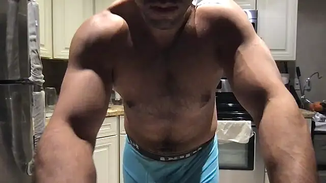 Онлайн чат XXX BigGuyMuscle