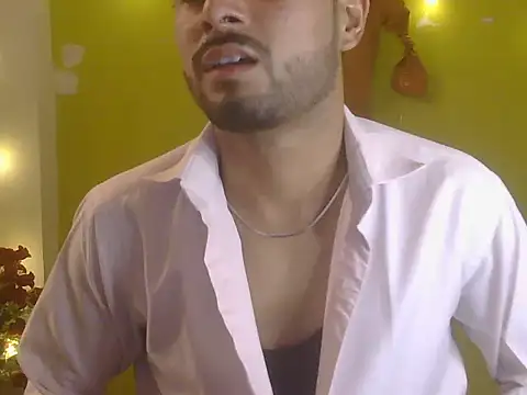 Stubborndesiboy's Live XXX Chat