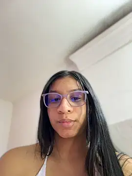 Chatroom XXX en direct de Danaeluxe