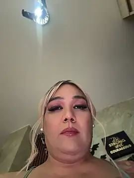DirtyKhloy's Live XXX Chat