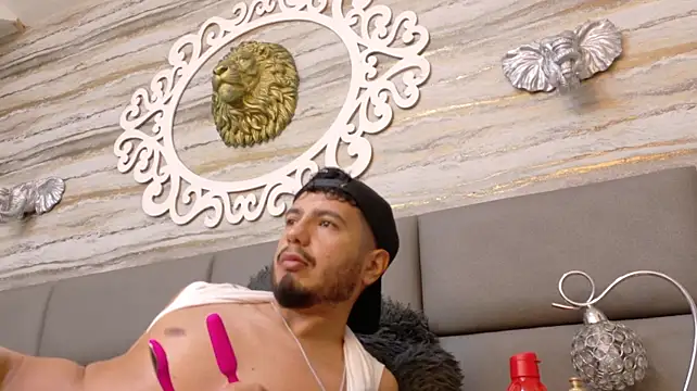 XXX chat uživo modela danthewolf