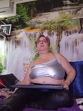 QueenPammy1's Live XXX Chat