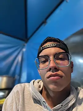 Онлайн чат XXX Andres_boy252