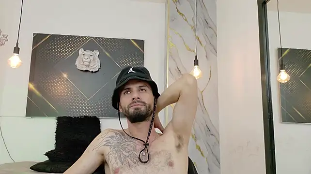 Онлайн чат XXX KingOfTemptation
