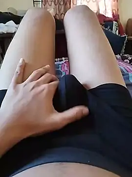 Yummy-BigCock লাইভ XXX চ্যাট