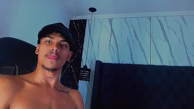 Angel_foxc13のライブXXXチャット