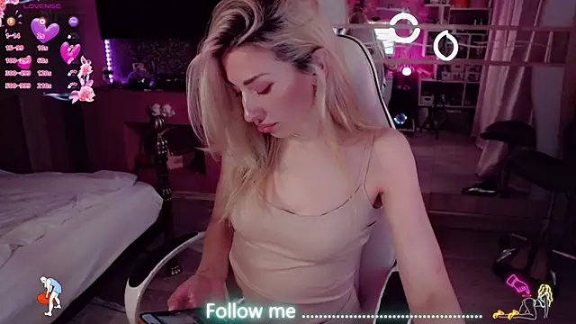 AnnieGOld_ Live XXX-Chat