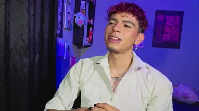 MikeyKuro webcam show