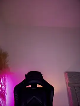 saracaball_'s Live XXX Chat