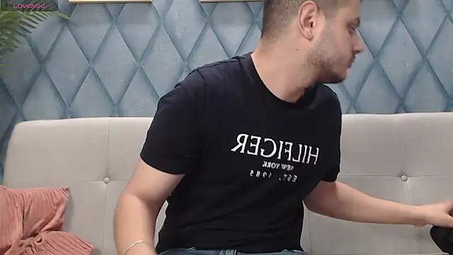 AlecsSteel XXX чат на живо