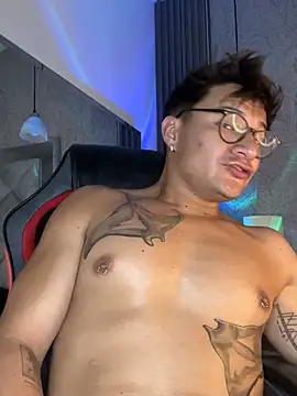 Hassbyd live XXX chat