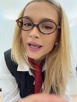 Chat +18 de Nicoleevien ao vivo