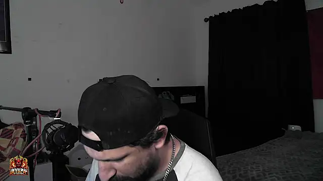 DevilPup75_ Adlı Modelin Web Kamerası Şovu