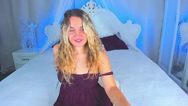 Milka_Blond Adlı Modelin Canlı XXX Sohbeti