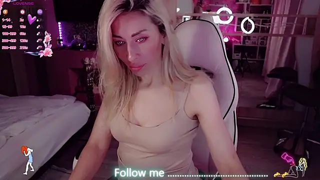 Czat XXX na żywo – AnnieGOld_