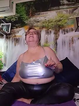 XXX chat uživo modela QueenPammy1