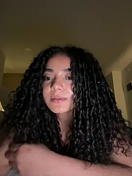 Curlyierr Adlı Modelin Canlı XXX Sohbeti