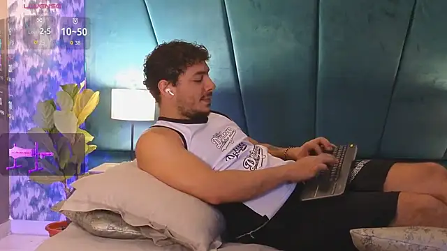 OliverWyse Live XXX Chat