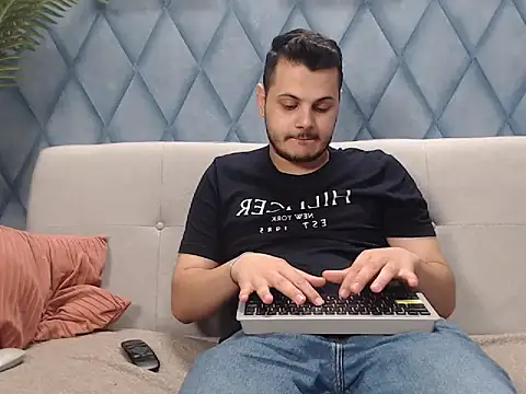 AlecsSteel Chat XXX live