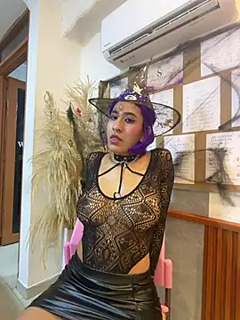 Violet_rousse7 লাইভ XXX চ্যাট