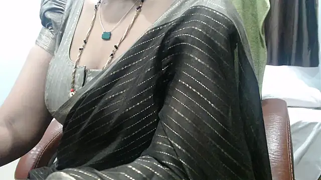 sunitha-3's Live XXX Chat