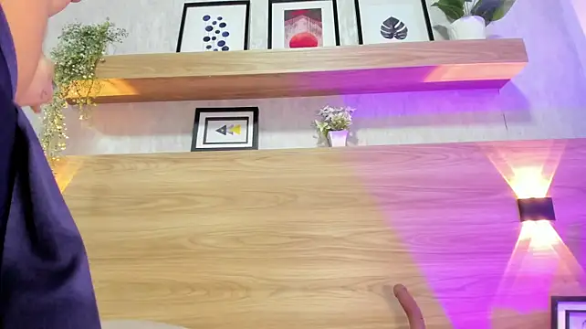 MilyClem 现场XXX聊天