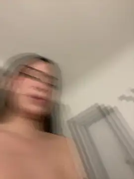 Youngmaxxxinee Chat XXX in diretta