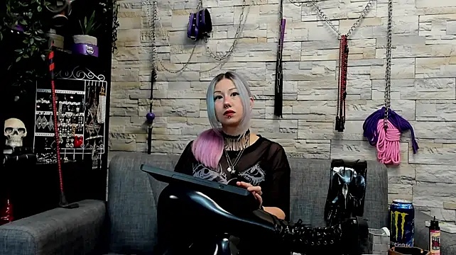 Miss_Kaz Chat XXX live